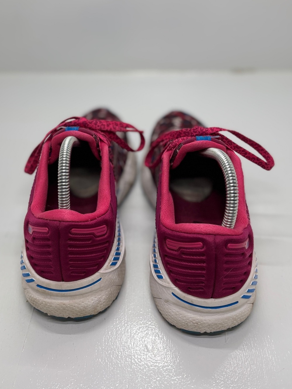 Brooks Adrenaline GTS 22 Magenta Paint Smudge Running Shoes Women’s 8.5 B - Picture 11 of 13